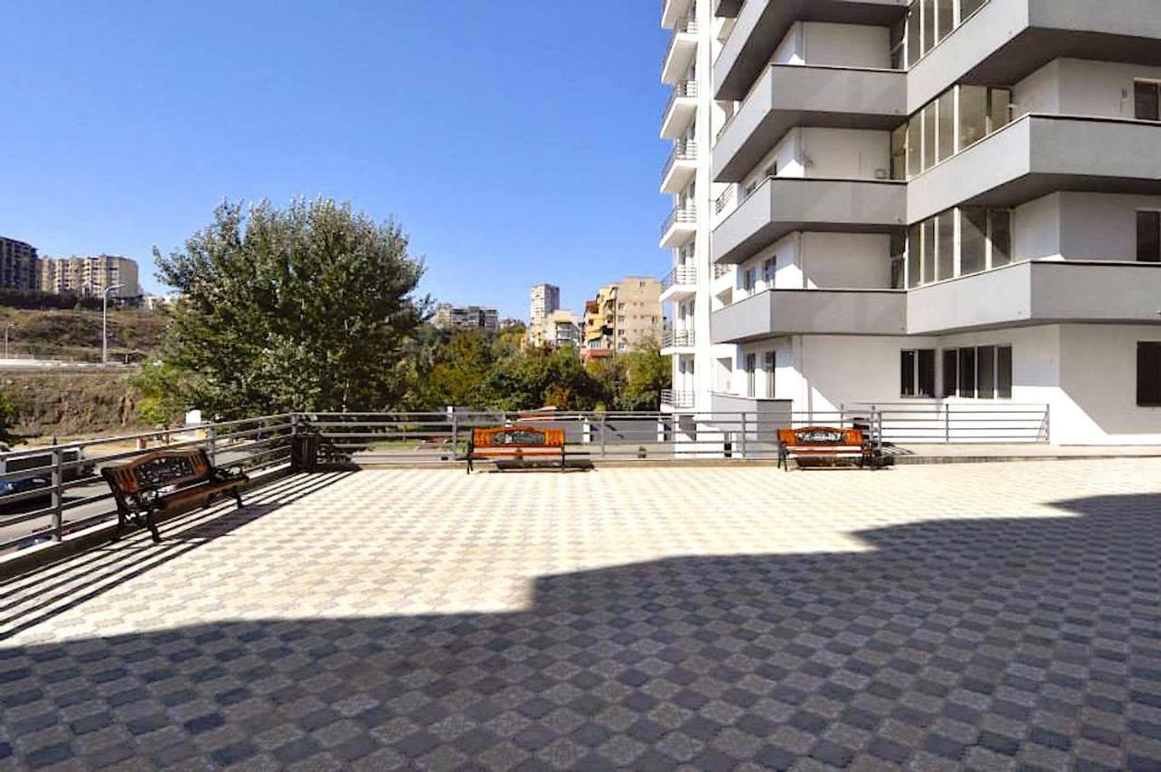 Tbilisi Apartment Tennis Court Εξωτερικό φωτογραφία